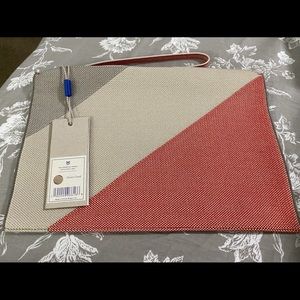 Brand New Rothy’s Essential Pouch Desert Sand